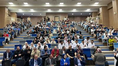 طلاب طب المنصورة الجديدة في أول عرض إكلينيكي للحالات المرضية