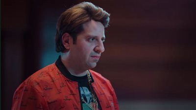 أحمد أمين يرصد حياة مطربي الفلاشة بالحلقة الخامسة من الصفارة 