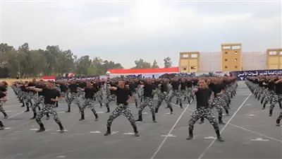 عروض تدريبية وعملية لمجندى قوات الأمن (فيديو)