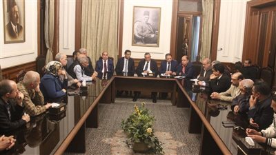 حلول عملية لسداد مستحقات الزملاء أصحاب المعاشات بجريدة الوفد بحضور نقيب الصحفيين