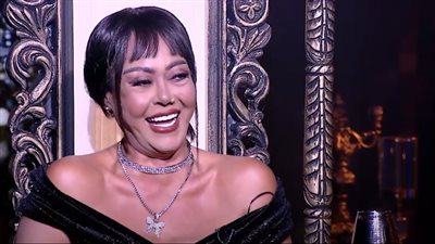 نهى العمروسي: بحب الرجالة بس من غير جواز والسجاير عندي أحلى من الراجل (فيديو)