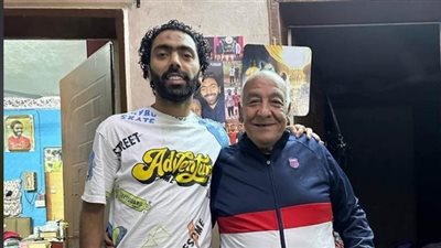 بصورة وكلمات مؤثرة، حسين الشحات ينعى زوج والدته ويطلب الدعاء له