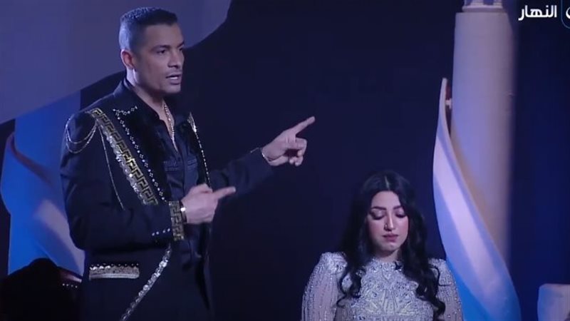 حسن شاكوش وزوجته