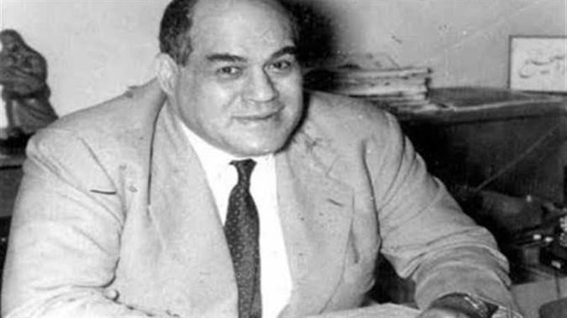 الكاتب الصحفى على