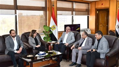 رئيس جامعة القناة: حريصون على فتح آفاق التعاون الدولى والارتقاء بالبحث العلمي