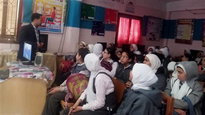 تعليم الفيوم تنظم سلسلة ندوات لنشر الوعي السياحي بين طلاب المدارس