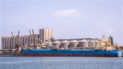 ميناء دمياط يستقبل سفينة روسية تحمل 40 ألف طن قمح
