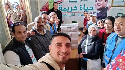  مؤسسة حياة كريمة تواصل توزيع كراتين رمضان ضمن مبادرة كتف في كتف