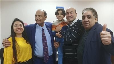 بكاء بطعم الفرحة.. تفاصيل لقاء الطفل شنودة بوالدته داخل وزارة التضامن (فيديو وصور)