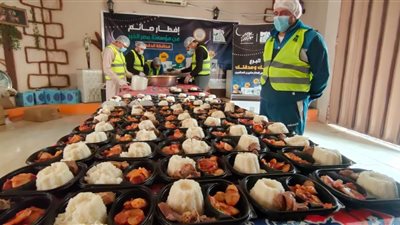  30 مائدة لتوزيع 10450 وجبة إفطار يوميا في الدقهلية