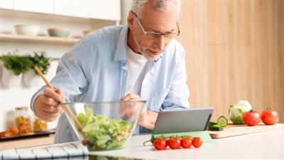 لكبار السن، شرب الماء الوفير ضرورى فى رمضان لتجنب الجلطات