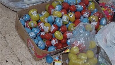 تموين الغربية تضبط 3 أطنان حلوى أطفال فاسدة داخل شقة بطنطا (صور)