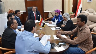 مركز تنمية قدرات أعضاء هيئة التدريس يناقش إضافة برامج جديدة بجامعة الأقصر 