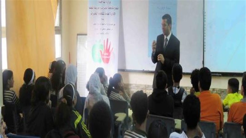  لقاءات مع طلبة المدارس