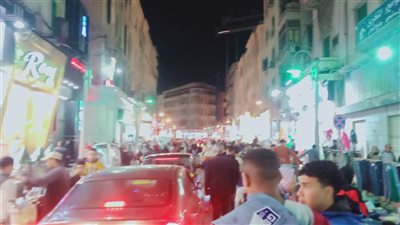 أسواق الإسكندرية تزدحم بالمواطنين لشراء ملابس العيد 