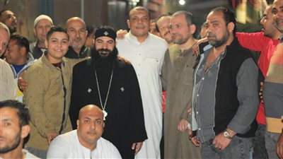 إفطار رمضاني يجمع مسلمين ومسيحيين في شبرا الخيمة (صور)