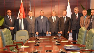 تأثيث وتجهيز 329 من مجمعات الخدمات الحكومية بقرى حياة كريمة 