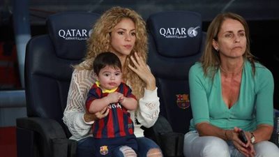 مشاجرة عنيفة بين أم بيكيه وشاكيرا لهذا السبب|فيديو