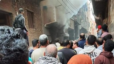 السيطرة على حريق نشب داخل شقة سكنية في الوراق 