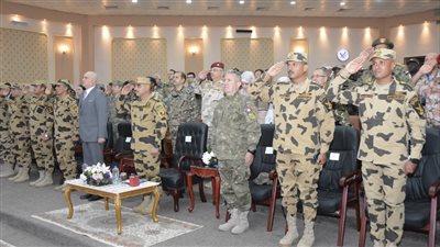 القوات المسلحة تنظم زيارة للملحقين العسكريين إلى قيادتى المظلات والصاعقة