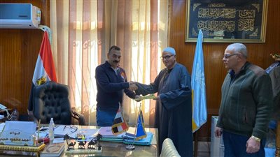 بدء تسليم رخص محال الإسكندرية بالنظام الجديد