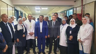 محافظ مطروح يتفقد وحدة الأشعة الرقمية بالمستشفى العام