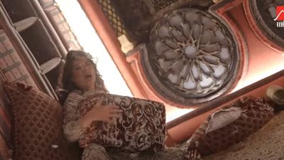 انهيار نسرين أمين بغسالة 