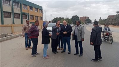 نائب محافظ الجيزة يتفقد مشروعات التطوير والرصف بمركز أوسيم (صور)