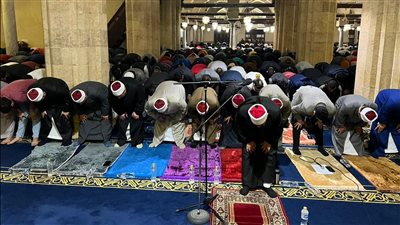 الجامع الأزهر كامل العدد بآلاف المصلين من مختلف دول العالم في تاسع ليالي رمضان (صور)
