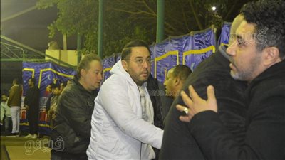 محمد رياض ودنيا عبد العزيز ولقاء سويدان في عزاء والدة محمد عز (صور)