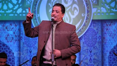 علي الهلباوي يشدو بالأناشيد والموشحات في أولى ليالي هل هلالك بالهناجر (صور)