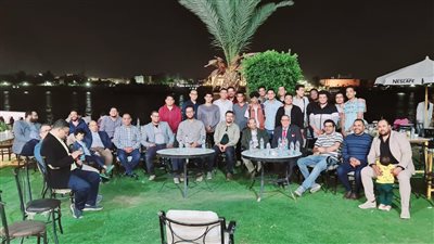 رئيس جامعة الأقصر يشارك طلاب كلية الطب حفل الإفطار الجماعي