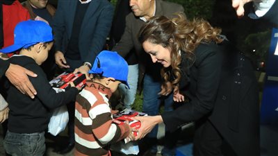 توزيع هدايا على 150 طفلا يتيما احتفالا بالعيد القومي لمحافظة الجيزة (صور) 