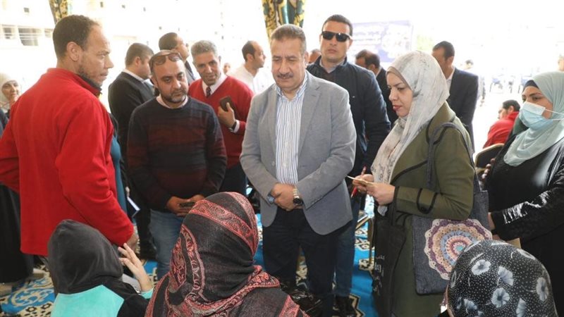 محافظ المنوفية مع