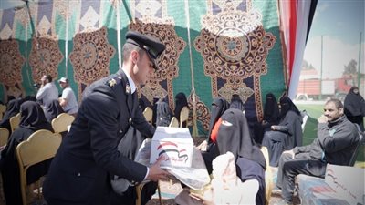 الداخلية توجه قافلة خدمية للمواطنين في الواحات البحرية (صور) 