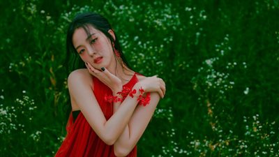 جيسو عضوة black pink تصدر أول أغنية منفردة لها