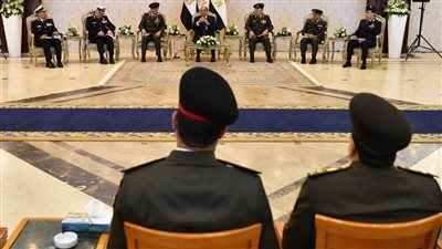  السيسي: الشعب المصري العظيم يقدر جهود وتضحيات أبطال القوات المسلحة دفاعا عن أمن مصر وسلامتها
