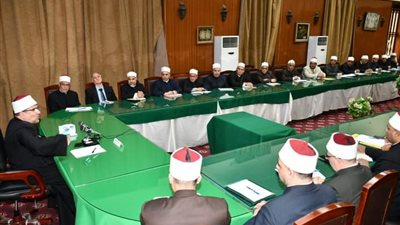وزير الأوقاف يطالب بالمتابعة المستمرة لجميع الأنشطة الدعوية والقرآنية