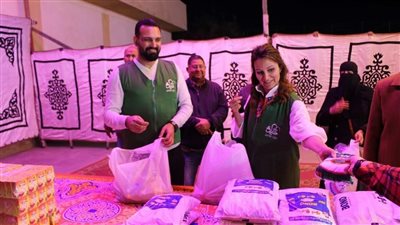 توزع 20 طن سلع غذائية علي المواطنين الأكثر احتياجا بالجيزة (صور)