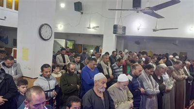 إقبال على مساجد الإسكندرية في صلاة التراويح عاشر ليالي رمضان