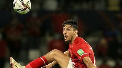 أبرزهم طاهر محمد.. المستبعدون من قائمة الأهلي لمباراة الهلال 