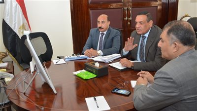 وزير التنمية المحلية يتابع توفير السلع الغذائية بأسعار مخفضة