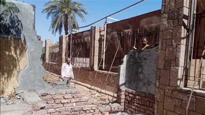 إزالة أعمال بناء مخالف بدون ترخيص بالأقصر