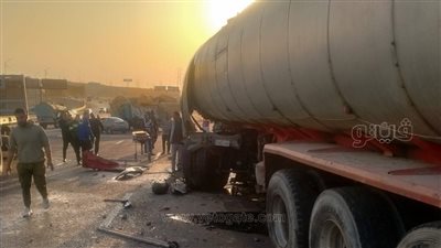 إصابة 6 أشخاص فى تصادم سيارتي نقل أعلى الأوسطي في اتجاه البدرشين (صور)