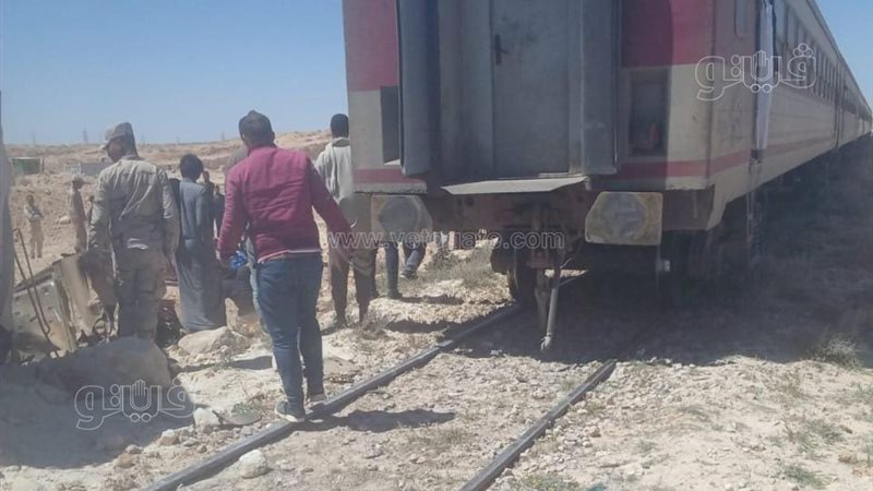 حادث سيارة نقل بقطار