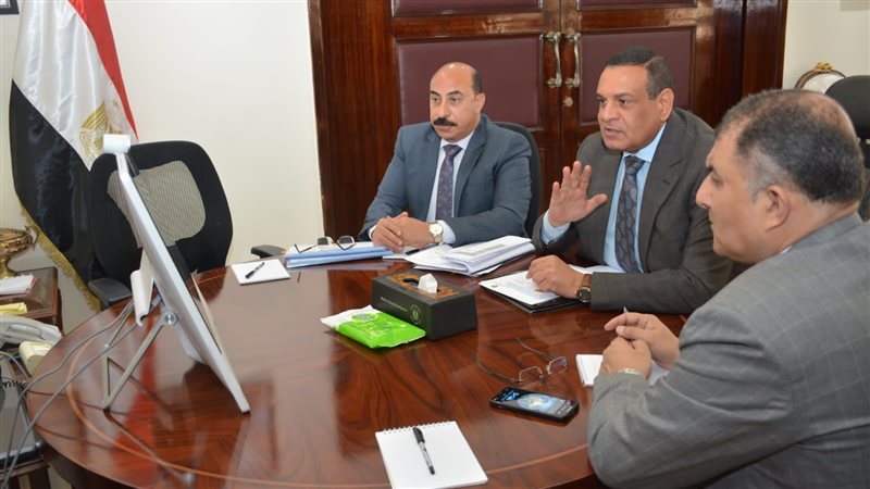 وزير التنمية المحلية،