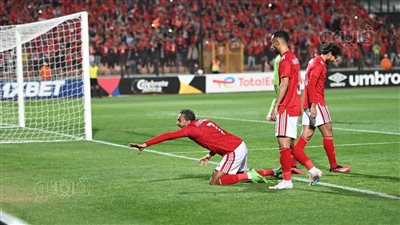 كهربا يحرز الهدف الأول لـ الأهلي في شباك الهلال السوداني (صور)