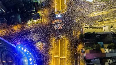  تظاهرات تشل حركة دولة الاحتلال.. موجة احتجاجات عارمة ضد نتنياهو.. ومطالبات بين المتظاهرين وقادة الجيش بإبرام صفقة مع حماس