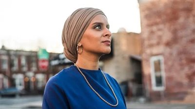 رنا عبد الحميد، حكاية مصرية نجحت في رفع الأذان بمساجد نيويورك احتفالا برمضان (صور) 