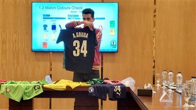 بيراميدز يرتدي الزي الكحلي وفيوتشر الأحمر بمواجهة الحسم بالكونفدرالية (صور)